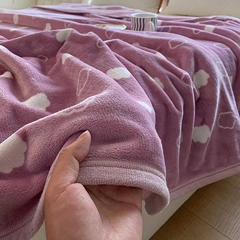 Plaid Polaire Motifs Nuages 2 Plaid Polaire Motifs Nuages – Image 2