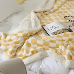 Plaid Cocooning Damier En Polaire Double épaisseur -Confort Paradis 12 1 2