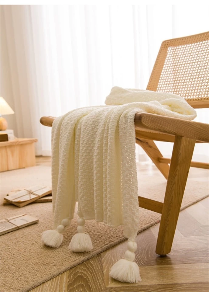 Plaid Tricot Doux à Pompons 3 Plaid Tricot Doux à Pompons – Image 3