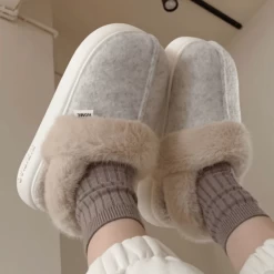 Chaussons Sabots Fourrés Femme Furry Clogs -Confort Paradis Chaussons sabots fourres femme Furry Clogs 4