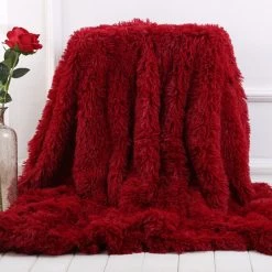 Plaid Cocooning En Fausse Fourrure Uni