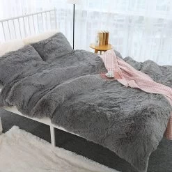 Plaid Cocooning En Fausse Fourrure Uni -Confort Paradis Plaid polaire fourrure e1692733596256