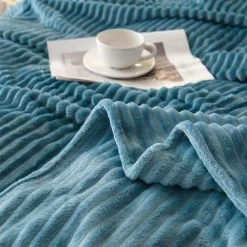 Plaid Polaire Chaud Cocooning Effet Velours -Confort Paradis Sa24367511cbe4532a9ad7cdafd886bdes