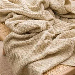 Plaid Tricot Doux à Pompons 16 Plaid Tricot Doux à Pompons -Confort Paradis c177c47b 420f 4f96 bba9 ff7bca43ae3f e1692863245755