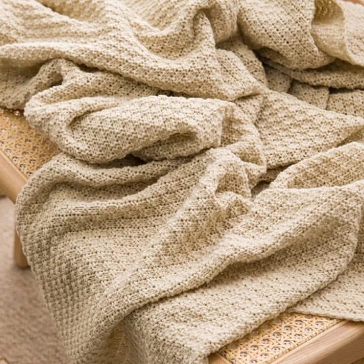 Plaid Tricot Doux à Pompons 7 Plaid Tricot Doux à Pompons – Image 7